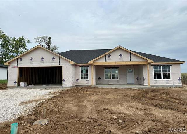 Property at 4054 Chapel Rdg, Jackson, MO 63755, 3 beds, 2 baths