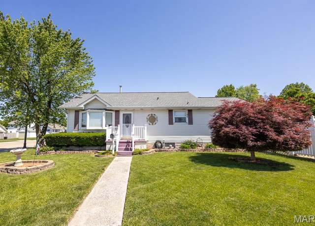 Property at 110 E 6th St, Roxana, IL 62084, 3 beds, 1 bath