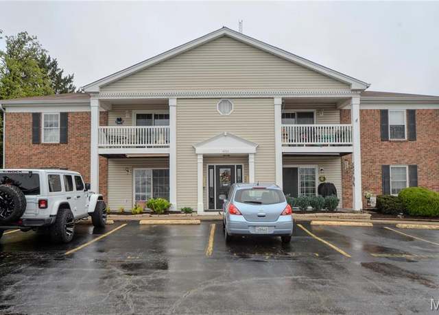Property at 4221 Heritage Woods Dr Unit B, St Louis, MO 63129, 2 beds, 2 baths