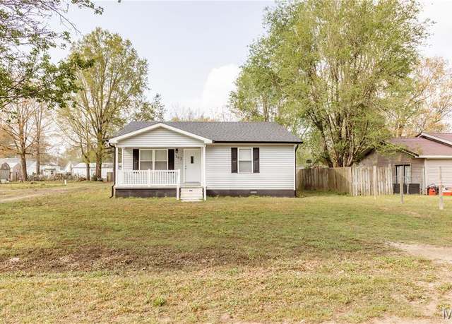 Property at 305 W Poplar, East Prairie, MO 63845, 3 beds, 2 baths