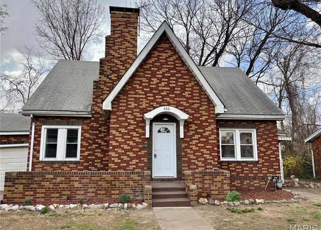 Property at 700 Main St, Alton, IL 62002, 3 beds, 2 baths