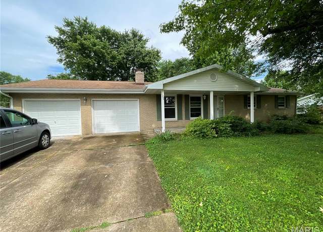 Property at 1306 Camillia St, Farmington, MO 63640, 3 beds, 2.5 baths