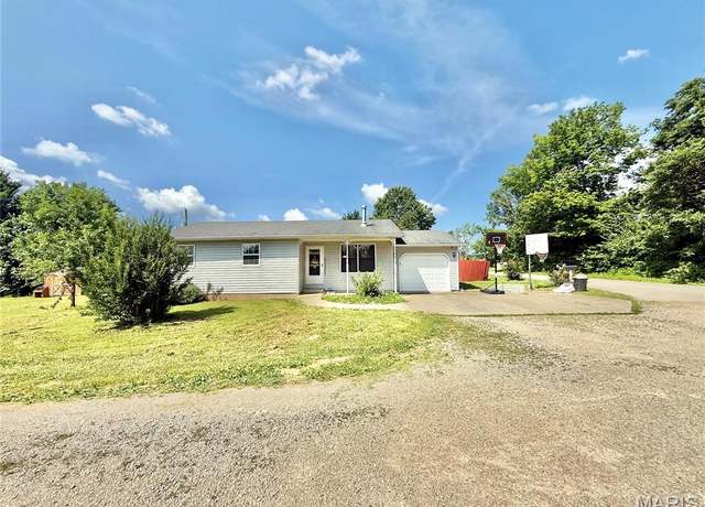 Property at 750 B St, Farmington, MO 63640, 3 beds, 2 baths