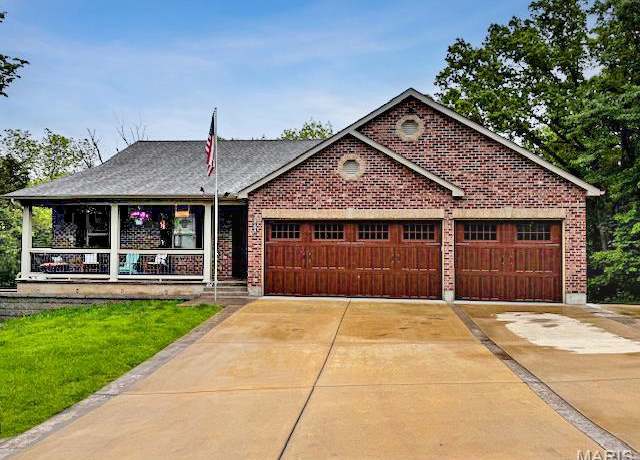 Property at 9794 Cedar Dr, Hillsboro, MO 63050, 5 beds, 3 baths
