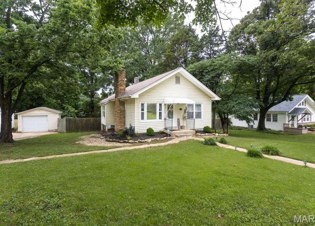 Property at 905 Edna Ave, St Louis, MO 63122, 2 beds, 1 bath