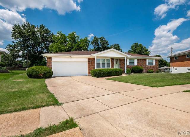Property at 4661 Skyridge Ct, St Louis, MO 63128, 3 beds, 3 baths