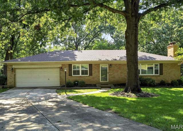 Property at 4960 Mount Royal Rd, St Louis, MO 63128, 3 beds, 2 baths