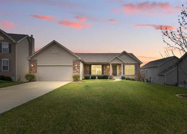 Property at 16 Pitkin Ct, St Peters, MO 63376, 3 beds, 2.5 baths