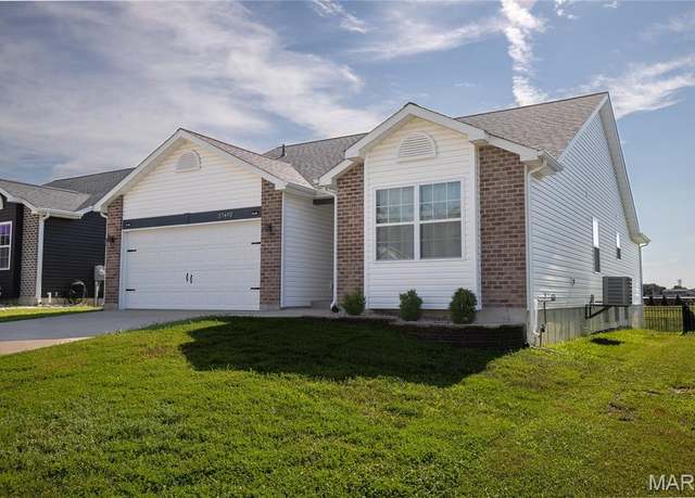 Property at 27492 Forest Ridge Ct, Warrenton, MO 63383, 3 beds, 2 baths
