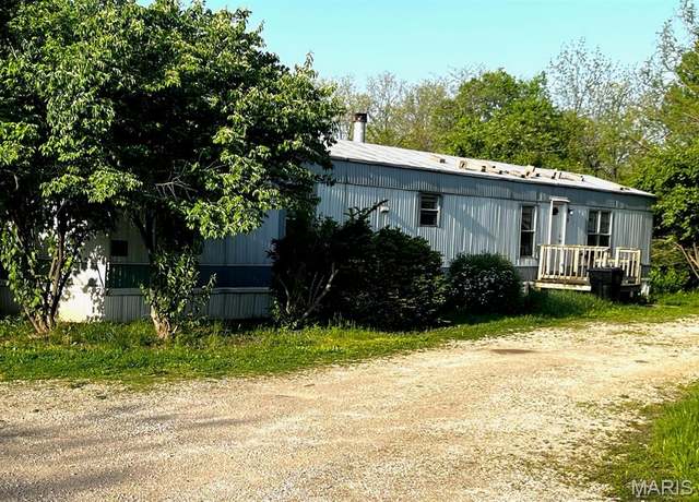 Property at 90 New Hope Rd, Elsberry, MO 63343, 3 beds, 2 baths