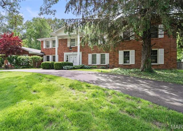 Property at 153 Bon Chateau Dr, St Louis, MO 63141, 5 beds, 7 baths
