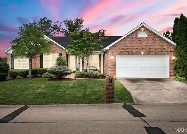 Property at 4855 Greenburg Dr, St Peters, MO 63304, 3 beds, 2 baths