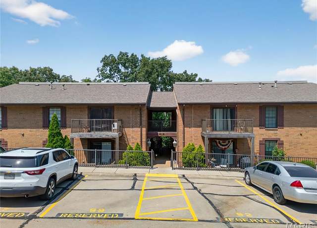 Property at 5581 Baronridge Dr #4, St Louis, MO 63129, 3 beds, 3 baths