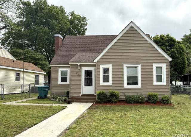 Property at 607 Cotton Ave, Caruthersville, MO 63830, 2 beds, 1 bath