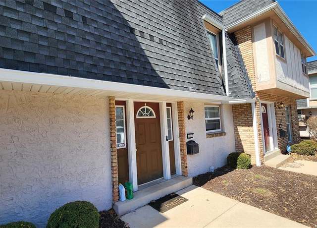 Property at 1147 Rue La Chelle #1147, Creve Coeur, MO 63141, 2 beds, 2.5 baths