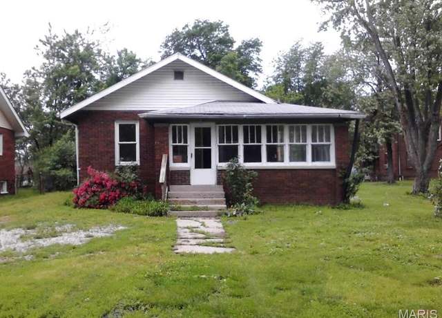 Property at 411 Southard Pl, South Roxana, IL 62087, 2 beds, 1 bath