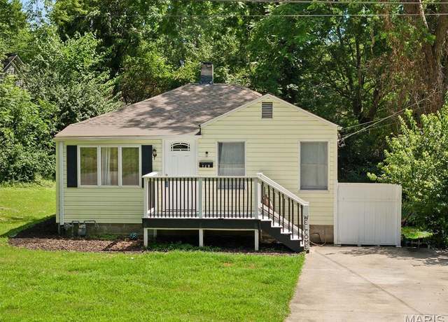 Property at 120 W Washington St, Collinsville, IL 62234, 3 beds, 1 bath