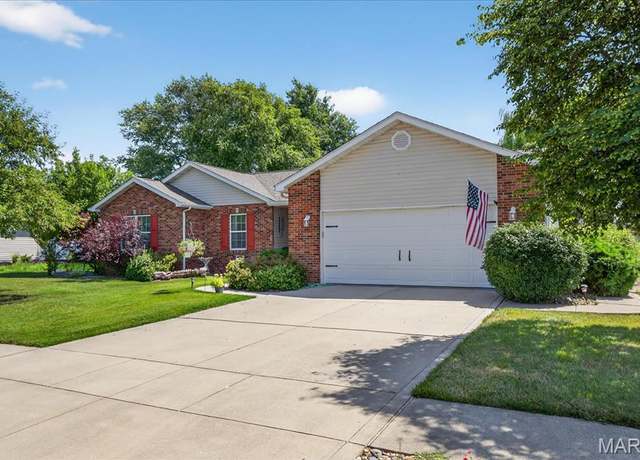 Property at 312 Silverthorne Dr, Freeburg, IL 62243, 5 beds, 3 baths