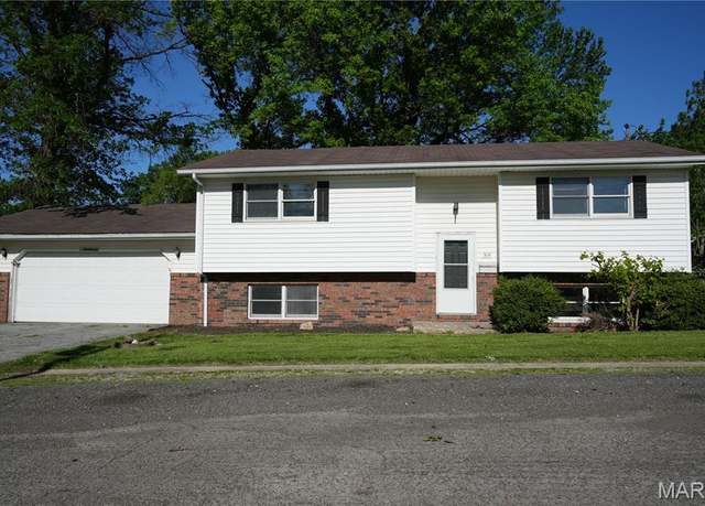 Property at 315 N Caldwell St, Staunton, IL 62088, 4 beds, 2 baths