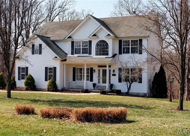 Property at 5 Hickory Glen Ct, Lake St Louis, MO 63367, 4 beds, 3.5 baths