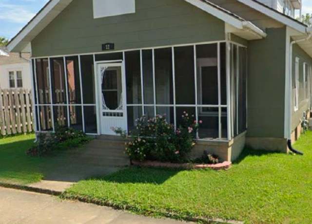 Property at 12 N West End Blvd, Cape Girardeau, MO 63701, 3 beds, 1.5 baths