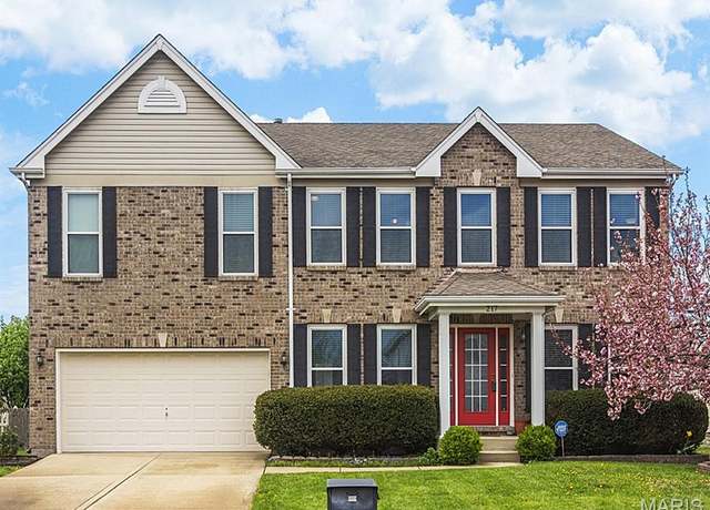 Property at 217 Bayberry Dr, Fairview Heights, IL 62208, 4 beds, 3.5 baths