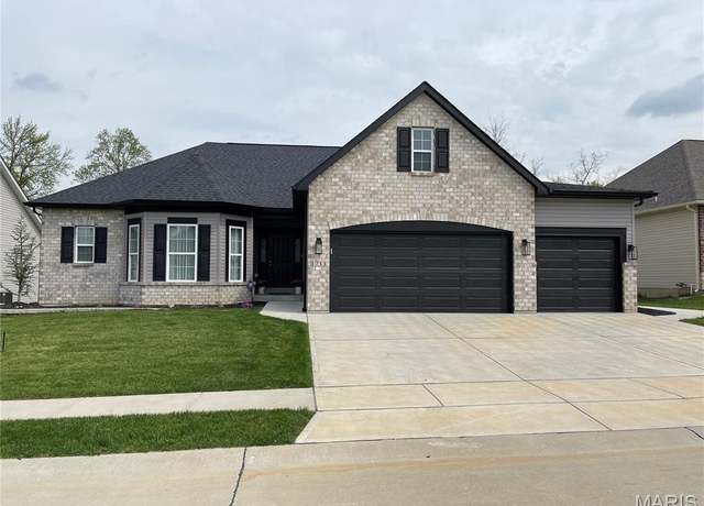 Property at 1711 Sophia Grace Ln, Fenton, MO 63026, 3 beds, 2 baths