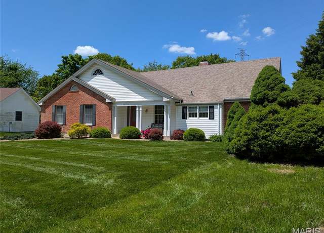 Property at 15739 Meadowbrook Way Dr, Chesterfield, MO 63017, 3 beds, 2 baths