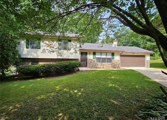 Property at 108 Wildrose Pl, St Robert, MO 65584, 4 beds, 2.5 baths