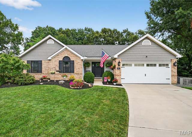 Property at 80 Hillside Mdws, St Charles, MO 63303, 3 beds, 2.5 baths