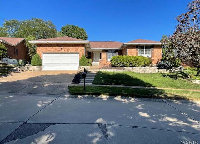 Property at 4711 Arevalo Dr, Unincorporated, MO 63128, 3 beds, 2 baths