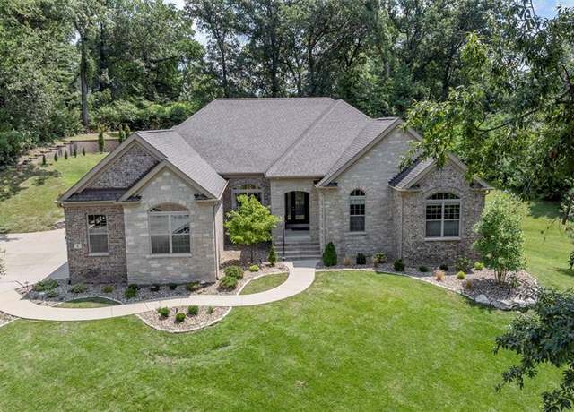 Property at 5 Watch Hill Rd, Ladue, MO 63124, 5 beds, 4.5 baths