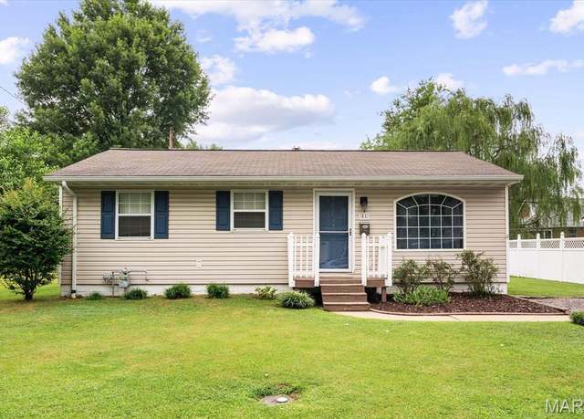 Property at 51 Lillian Dr, Belleville, IL 62226, 3 beds, 1 bath