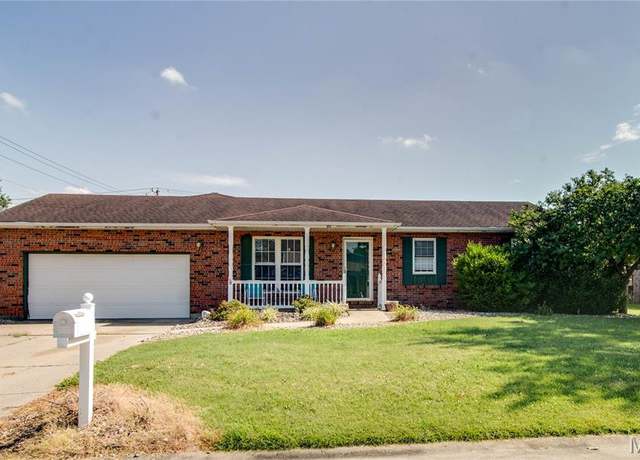 Property at 104 Chouteau Trace Pkwy, Granite City, IL 62040, 5 beds, 2 baths