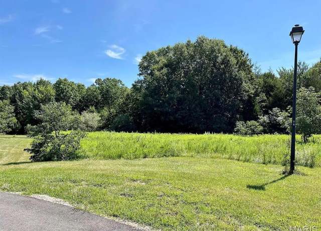 Property at 26 Deer Valley Ct, Troy, MO 63379