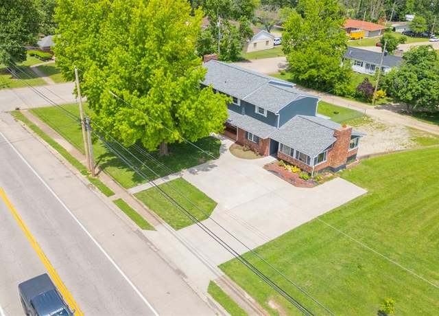 Property at 806 W Main St, Park Hills, MO 63601, 4 beds, 2.5 baths