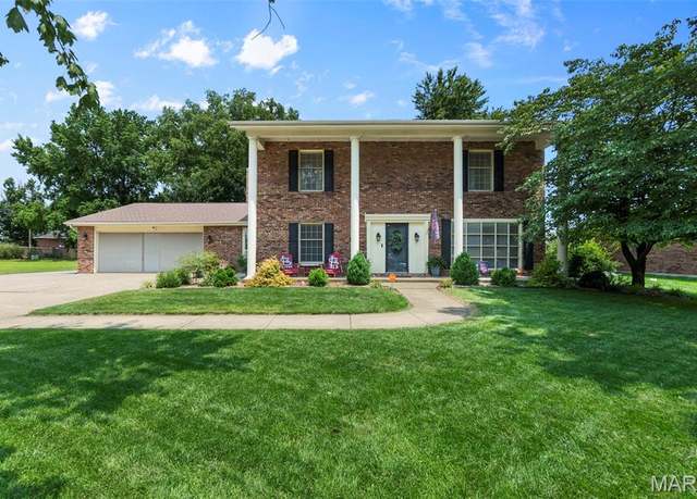 Property at 104 Summer Dr, Sikeston, MO 63801, 5 beds, 2.5 baths