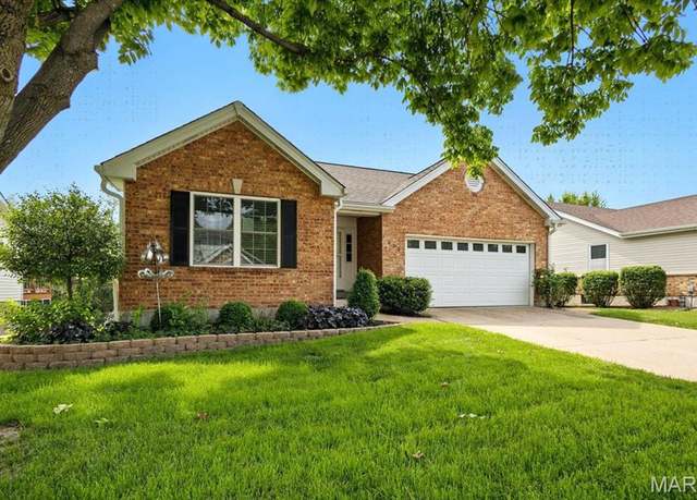 Property at 933 Claybend Dr, Ballwin, MO 63011, 3 beds, 2 baths