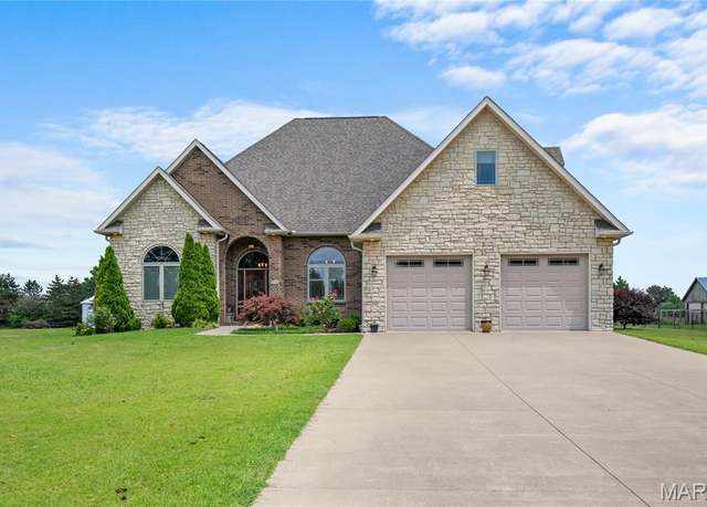 Property at 108 Jennings Ln, Sikeston, MO 63801, 5 beds, 4 baths