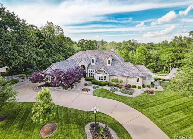 Property at 29 Country Club Vw, Edwardsville, IL 62025, 3 beds, 5 baths