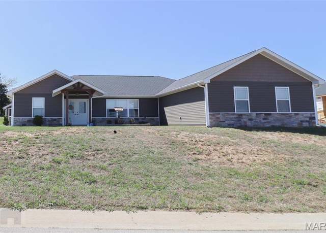 Property at 111 Kennedy Marie St, Waynesville, MO 65583, 4 beds, 3 baths