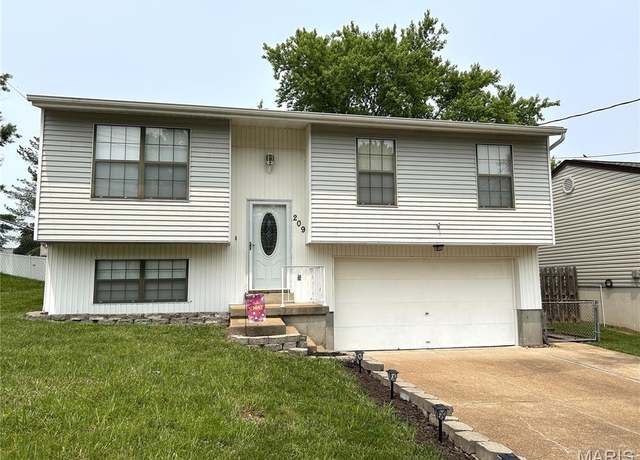 Property at 209 Green Jade Estates Dr, Fenton, MO 63026, 2 beds, 2 baths