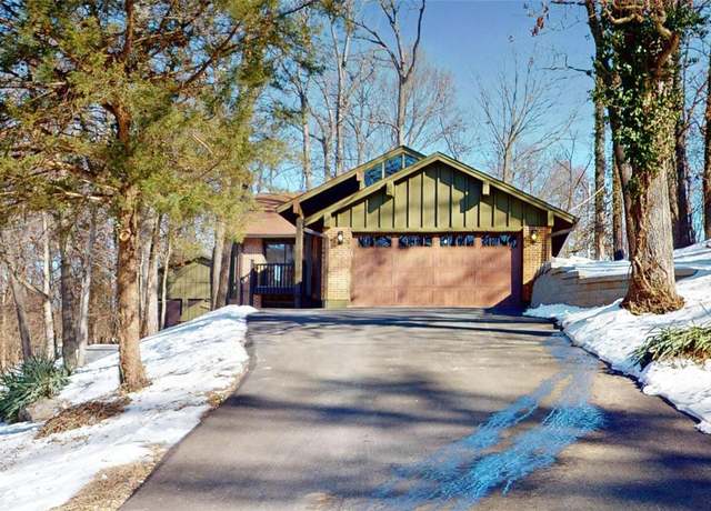 Property at 1410 Forest Ave, St Louis, MO 63122, 4 beds, 3 baths