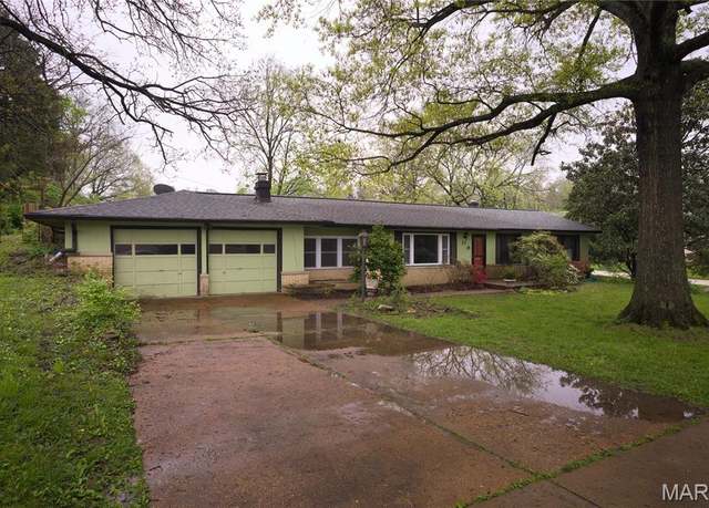 Property at 33 Mandalay Dr, Manchester, MO 63021, 4 beds, 3 baths