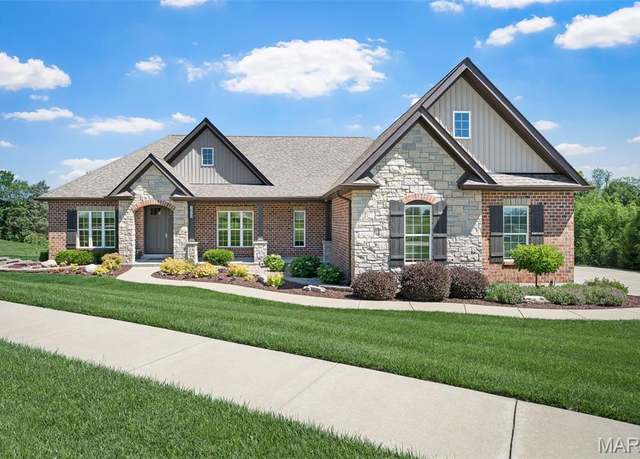 Property at 209 Corona Way, Wentzville, MO 63385, 5 beds, 4 baths