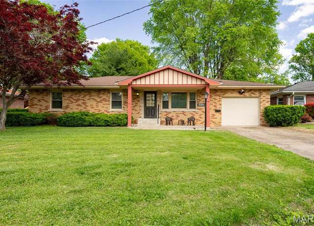 Property at 686 Portland Ave, Collinsville, IL 62234, 3 beds, 2 baths