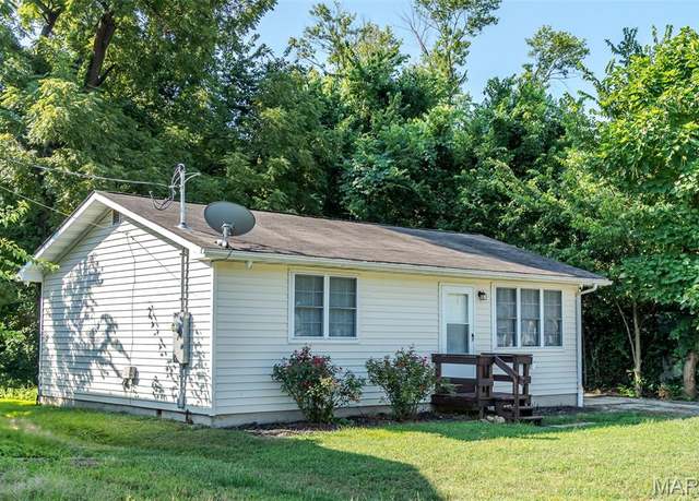 Property at 280 E Oak St, St Clair, MO 63077, 2 beds, 1 bath