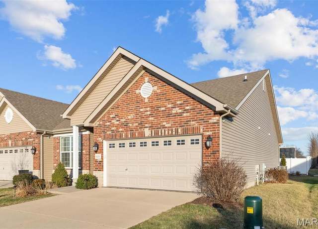 Property at 16216 Amber Vista Dr, Ballwin, MO 63021, 2 beds, 2 baths