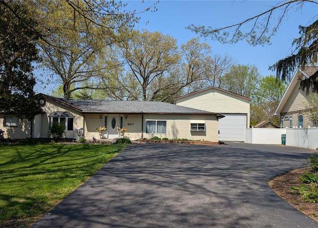 Property at 307 Southside Ave, St Louis, MO 63119, 3 beds, 2 baths