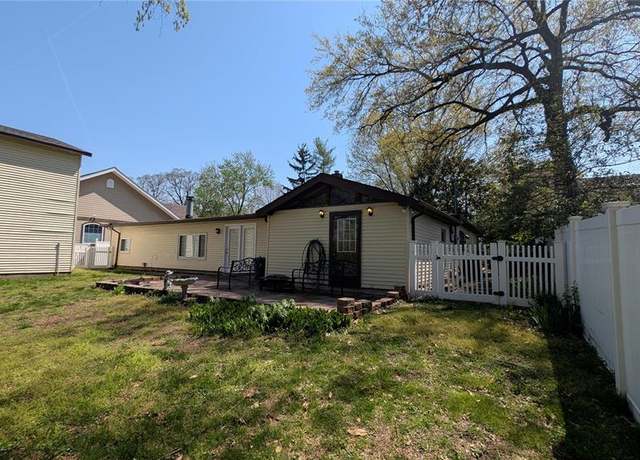 Property at 307 Southside Ave, St Louis, MO 63119, 4 beds, 2 baths
